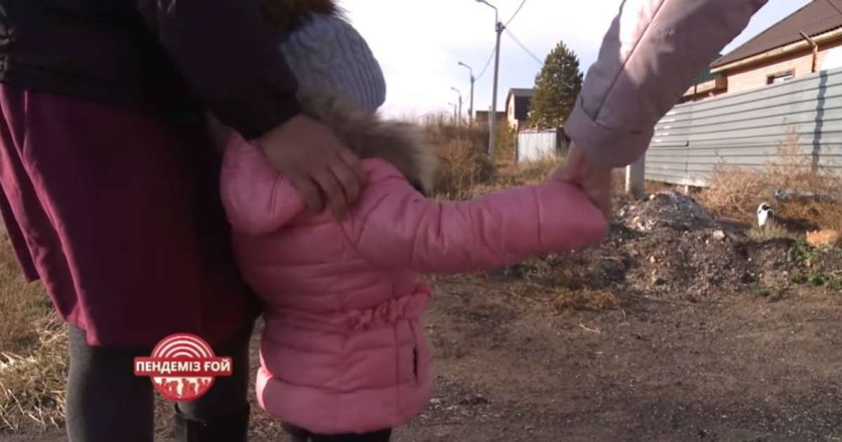 3 жасар қызды анасы қарызының орнына тастап кеткен (видео)