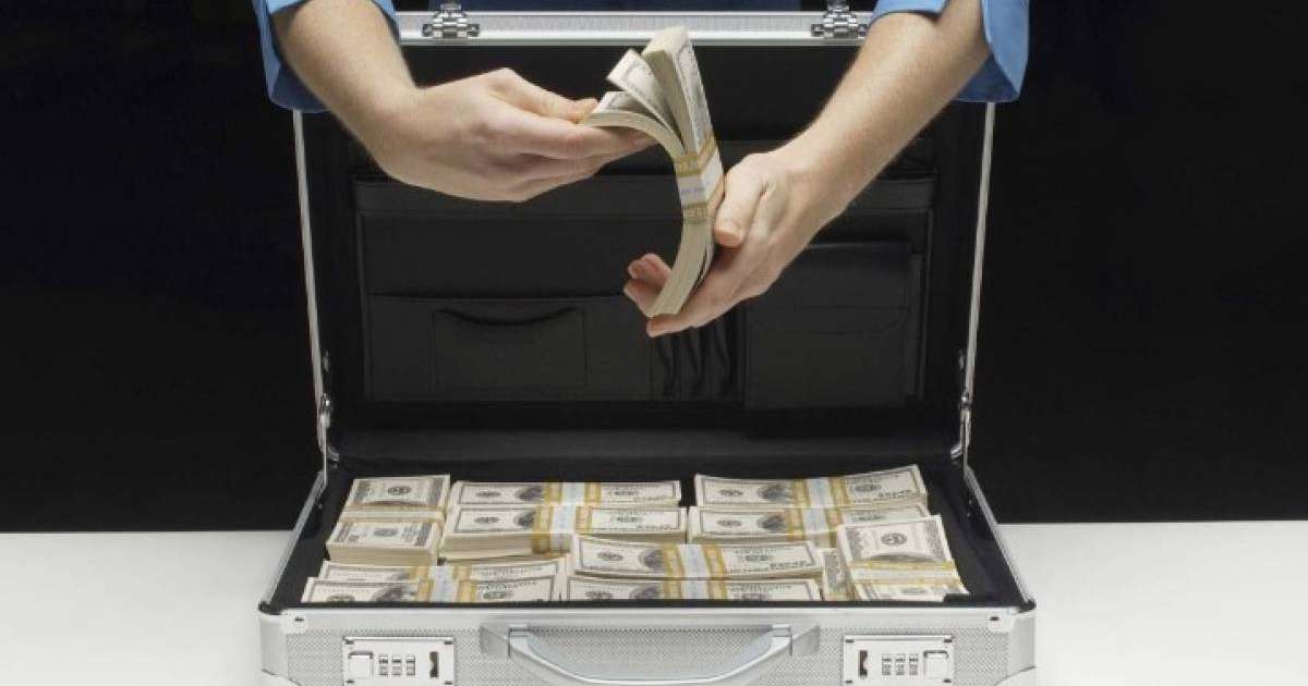 БАӘ банктерінде қазақстандық шенеуніктердің 308 млрд теңгесі сақталған