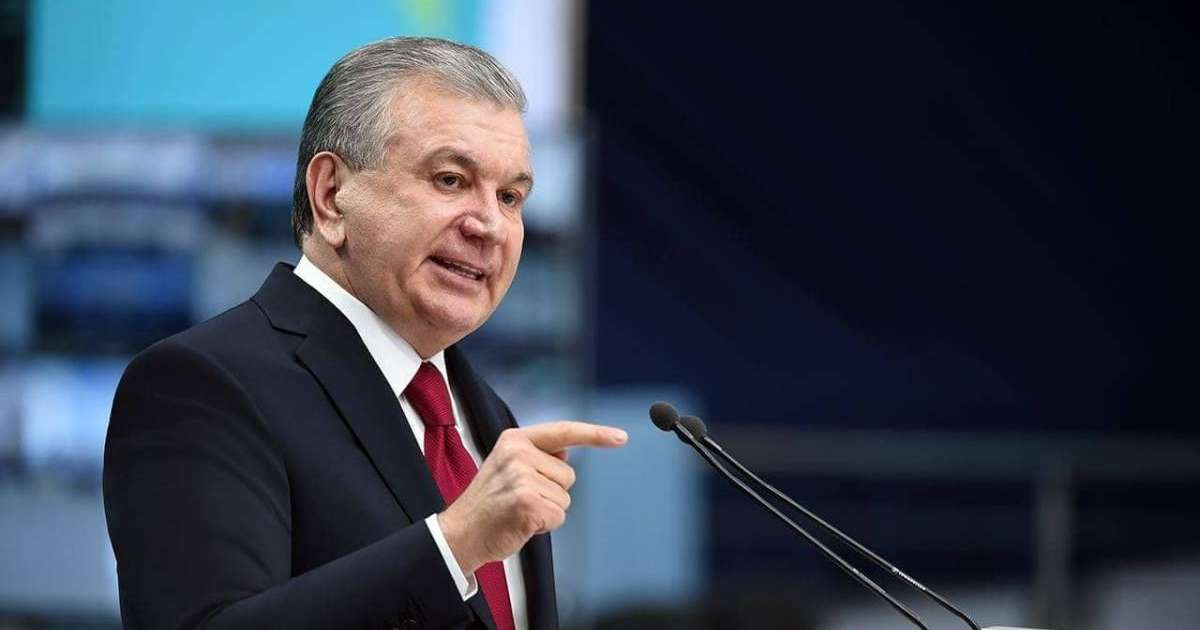 Мирзияев журналистерге сыни материалдарды көптеп жазуды ұсынды (видео)