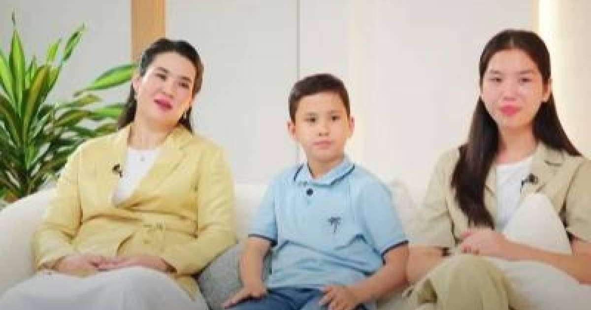 «Сен мені кешірші»: Ақмоншақ Нұртазаның кенже қызы Ләйлә Сұлтанқызының студиясында жылап қалды