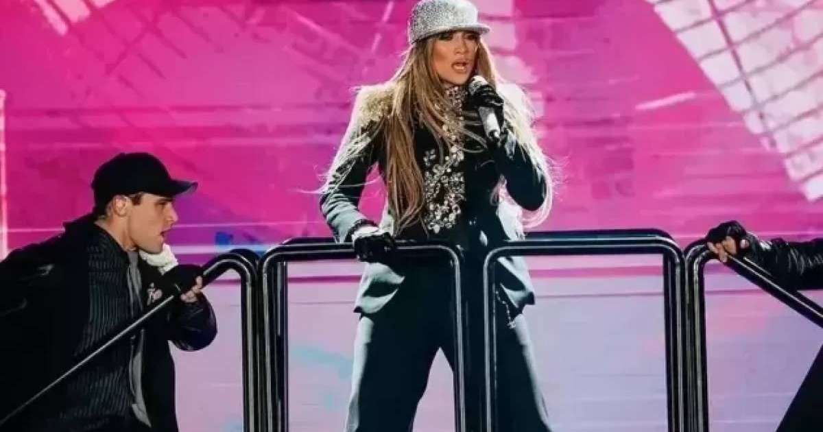 Дженнифер Лопестің концертінде жұрт бірін бірі таптап кетті