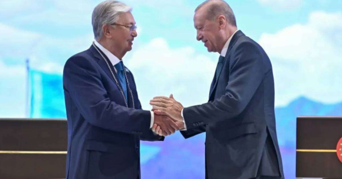 Тоқаев Түркияның ең жоғары мемлекеттік наградасымен марапатталды