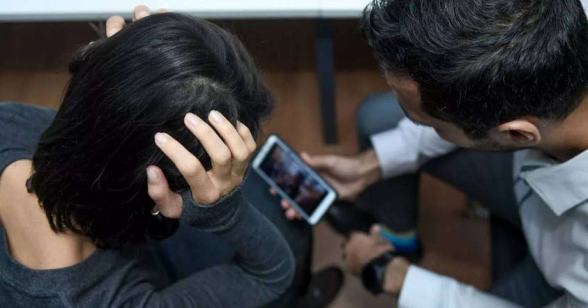 Екі азамат саудагер әйелді зорлаған сәттерін видеоға түсіріп, артынша бопсалаған