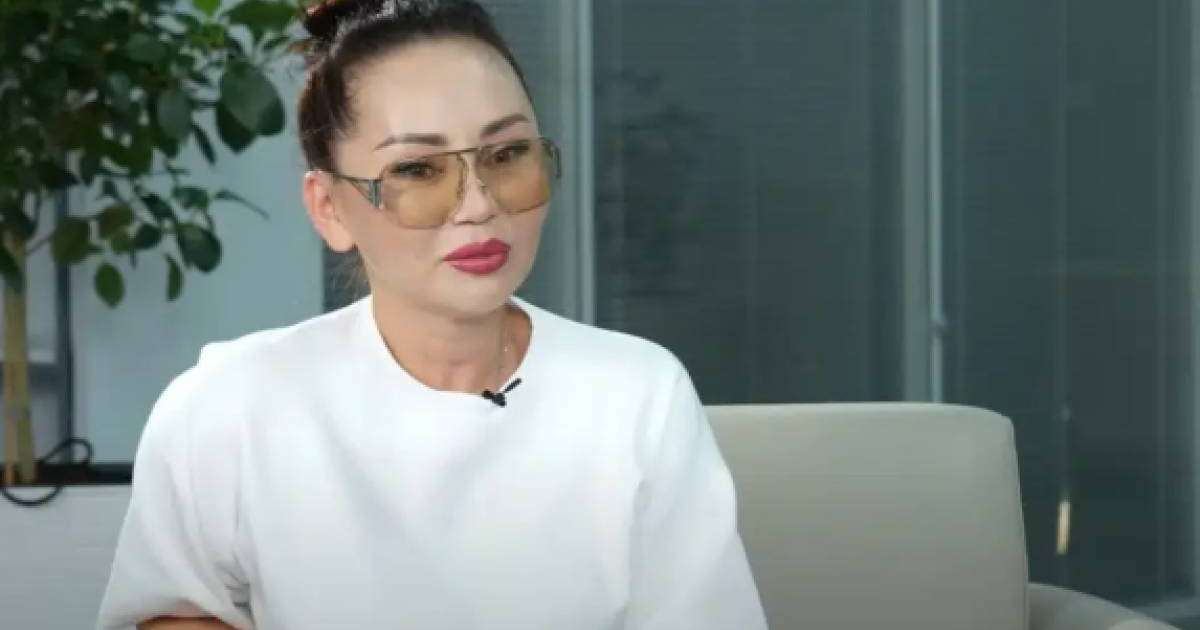 «Бұлардың әкесі маған ғашық болды»: Баян Мақсатқызы өгей қыздарын таныстырды 