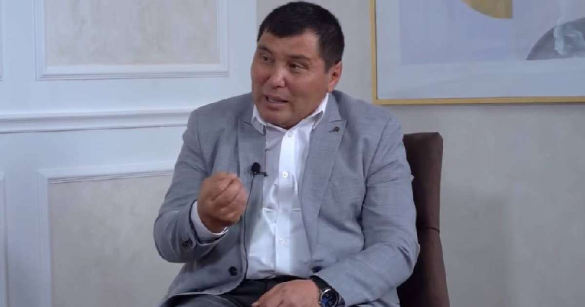 «Сукин сын, но наш сукин сын!». Омар Жәлел феминистер мен гейлер туралы ойын ашық білдірді