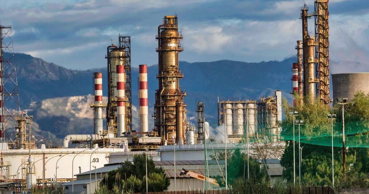 Мұнай бағасының төмендеуінен ҚазМұнайГаз 2 трлн теңгеге шығынға батты