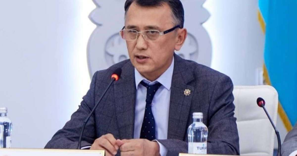 "Итсіңдер, кетіңдер!" - Парламенттегі шенді "Қаңтар қырғыны" жайлы сұрамақ болғандарды итке теңеді