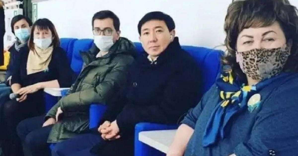 Маскасыз жүрген Өскеменнің әкімі жұрттың наразылығын тудырды