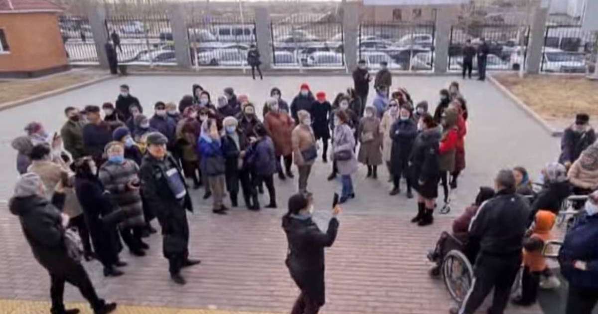 Мүгедектерге қарайтын көмекшілер жалақысы екі есеге қысқарды