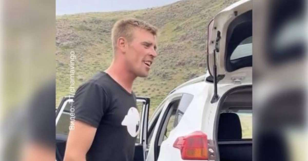 «Жүзі мейірімді»: Орыс жігітінің қазақша ән айтқан видеосы жұртты тамсандырды (ВИДЕО)