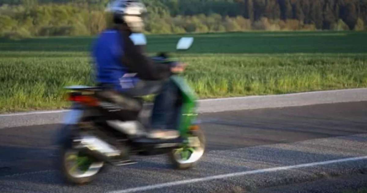 Мопед мінген 12 жасар бала автобусқа соғылып, көз жұмды