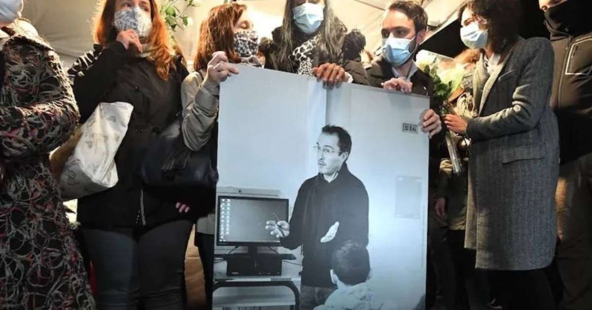 Қыз бала әкесіне өтірік айтып барған. Мұхаммед пайғамбар туралы сабақтан соң мұғалімді өлтіріп кетті