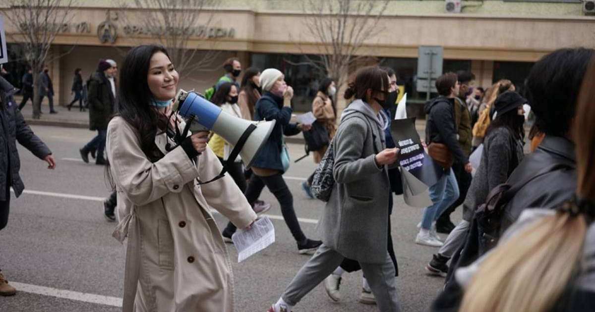 Ақмарал Бекмұрзаева: Бұл масқара! Феминизм қазақ дәстүріне қайшы