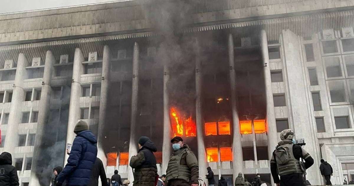 «Бандиттік топтар шетелде дайындықтан өткен»: Алматы қаласы Комендатурасы мәлімдеме жасады