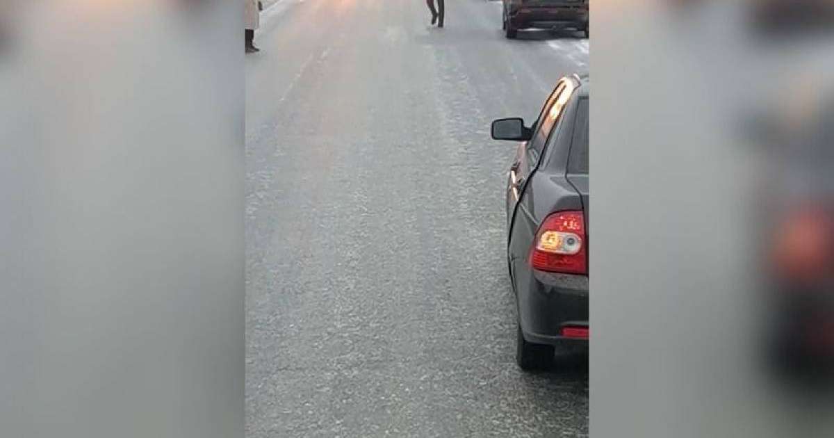 После ДТП с участием трех авто на трассе Уральск - Атырау сгорел джип