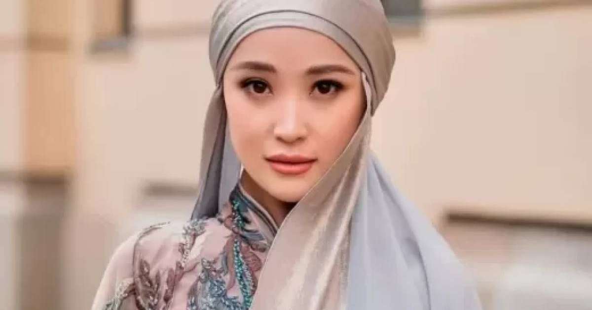 "Қызым да екінші рет ажырасты": Мөлдір Әуелбекова өзінен кешірім сұраған оқырманының хатын жариялады