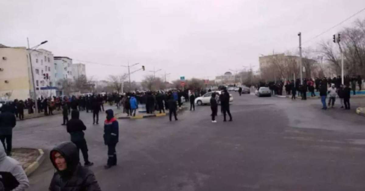 Жаңаөзенде газ бағасына шүйліккен жұрт наразылыққа шықты (видео)