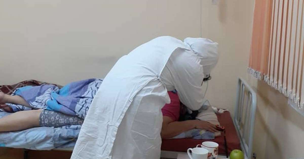 Тыныс алу аппараттарын қосатын розетка жоқ: Сәуле Әбілдаханқызы ковид ауруханасындағы былықты айтты