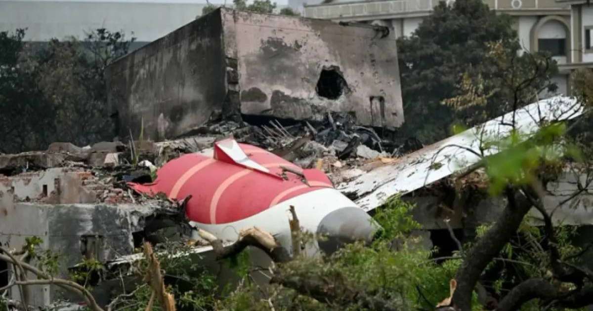 Үндістандағы ұшақ апатынан бір ғана жолаушы аман қалған