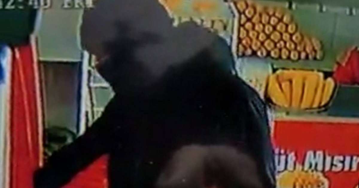 Чужие деньги из банкомата забрал парень в Актау