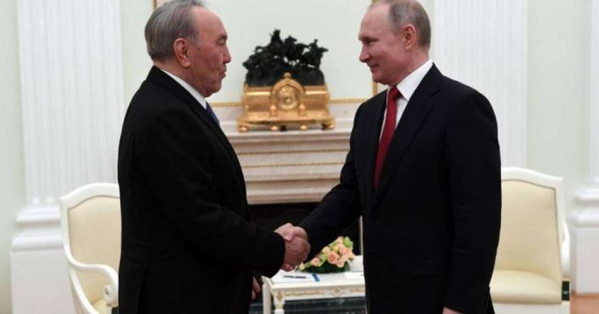 Назарбаев пен Путиннің не себепті кездескені айтылды