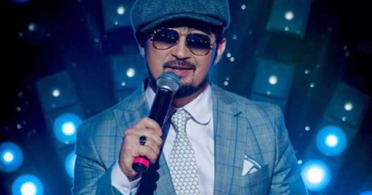 "500 мың теңгеге барады-ау": Мұқасан Шахзадаев ең қымбат көзілдірігі қанша теңге тұратынын айтты