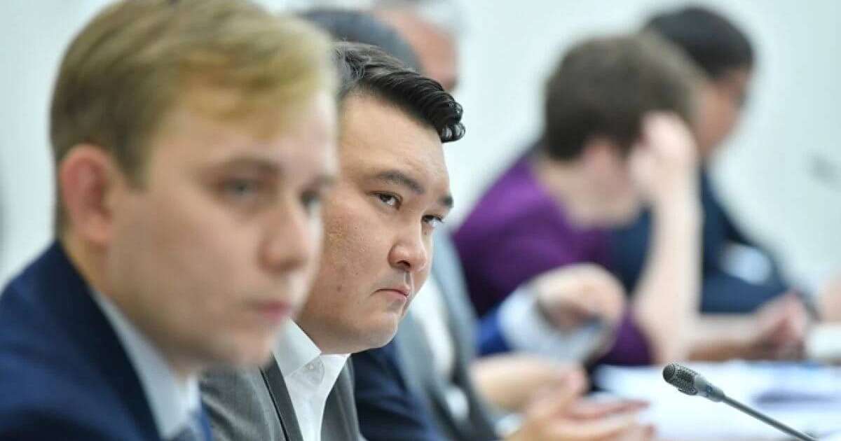 "Назарбаев емеспін": Мәжіліс депутаты інісі жүргізген даулы бағдарламаға пікір білдірді