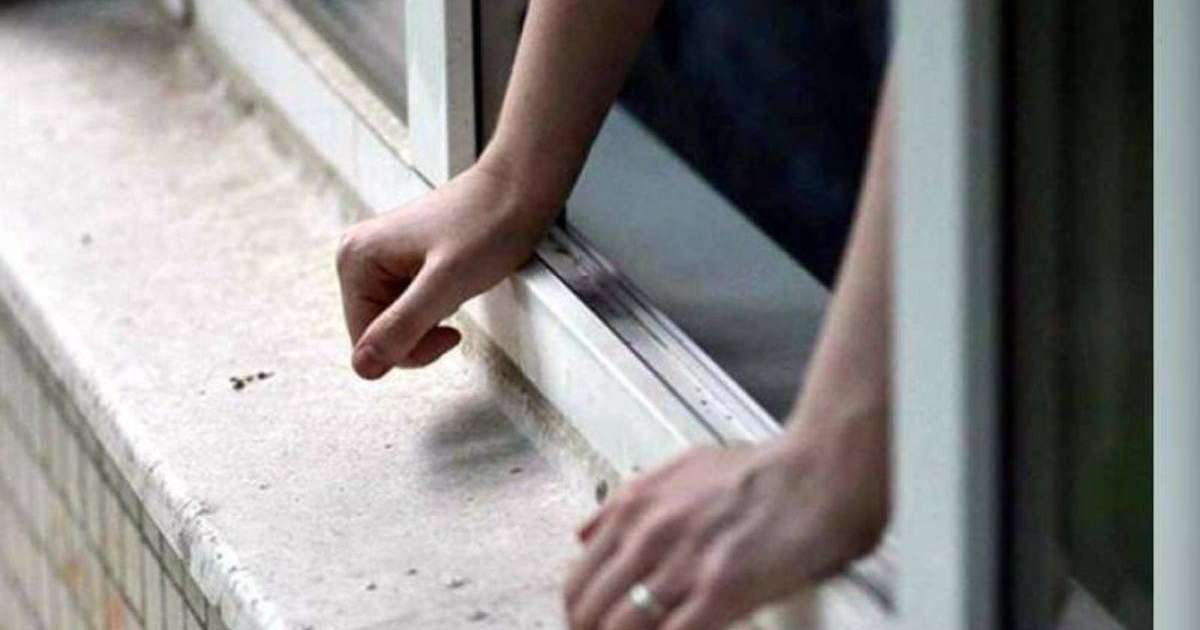 Өзіне қол жұмсауға екінші рет әрекет еткен: бойжеткен 16-қабаттан секіріп кетті