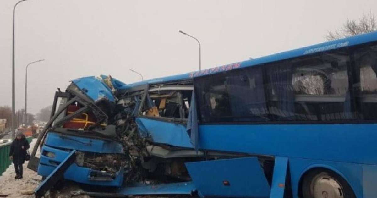 Қарағандыда екі автобустың қатысуымен жантүршігерлік жол апаты болды