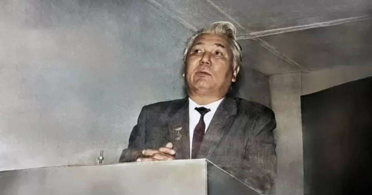 Тоқаев Мәскеуде Қырғыз президентінен әкесіне қатысты күтпеген жаңалық естіді