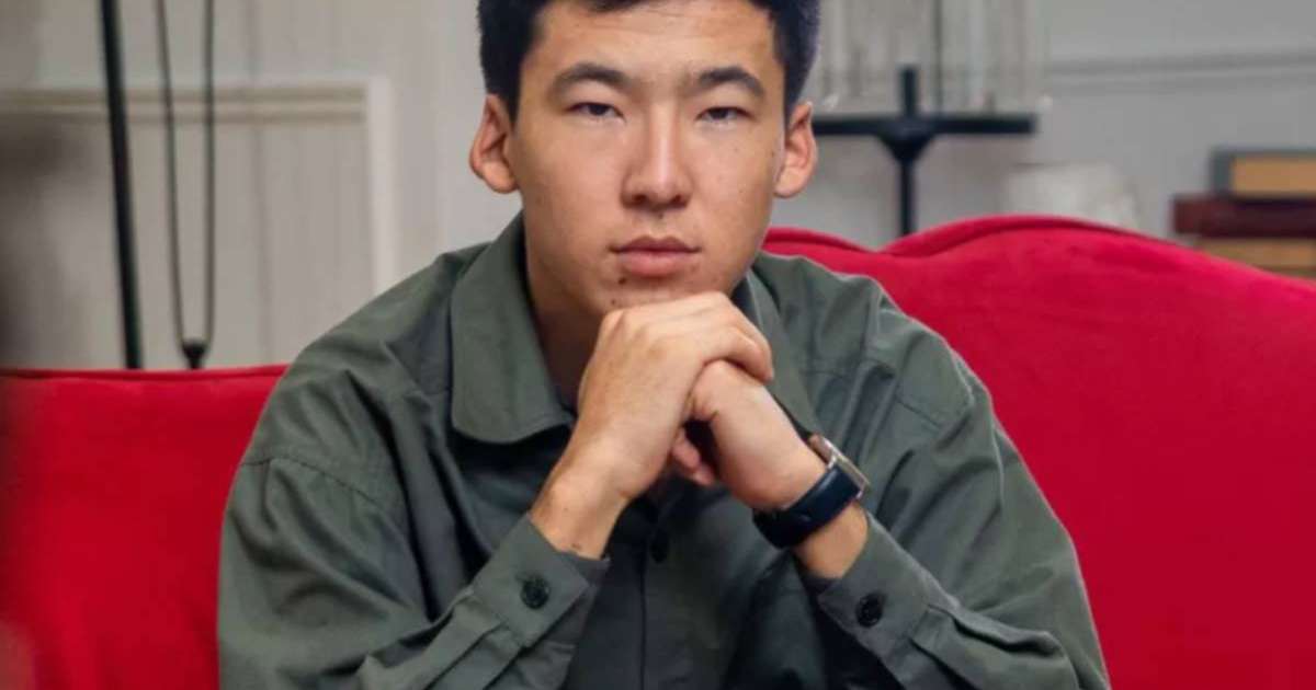 “Үкілі бала ” өзін Нәзиманың кесірінен ажырасып кетіпті” дегендерге жауап берді