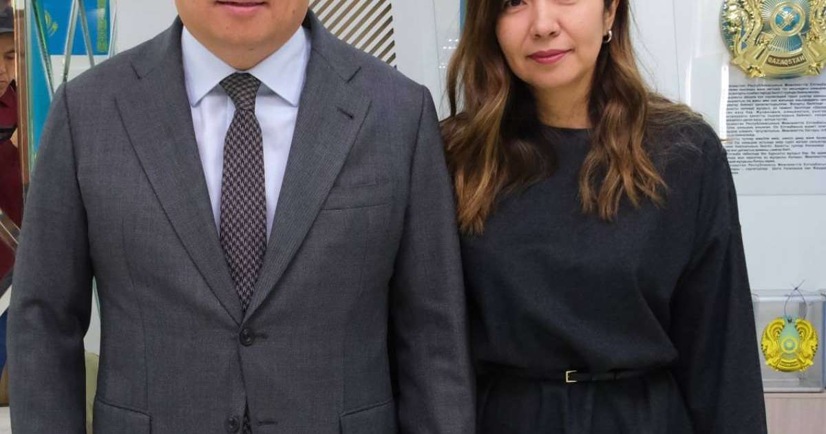 Алматы әкімі жұбайымен бірге сайлауда дауыс берді