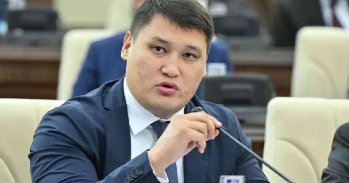 "Өз бетінше қозғала алады": Денсаулық сақтау министрі оққа ұшқан Берденовтің қазіргі жағдайын айтты