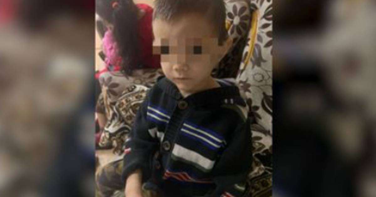 Көкшетауда бес жасар баланы аш күйінде байлауда ұстаған