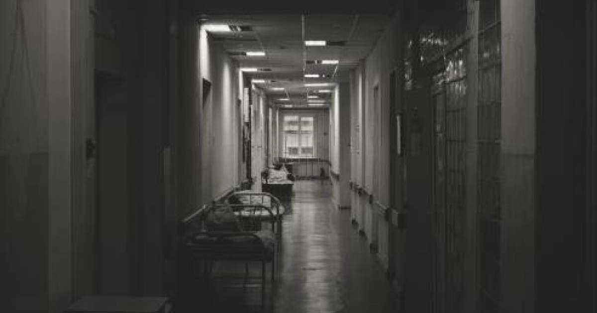 "Ішім лапылдап өртеніп жатыр". Танымал әншінің анасы өмірден озды