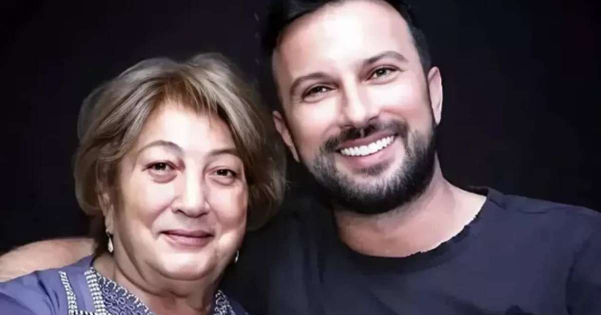 Түркиялық жұлдыз Тарканның анасы қайтыс болды: әнші жүрекжарды жазбасын жариялады