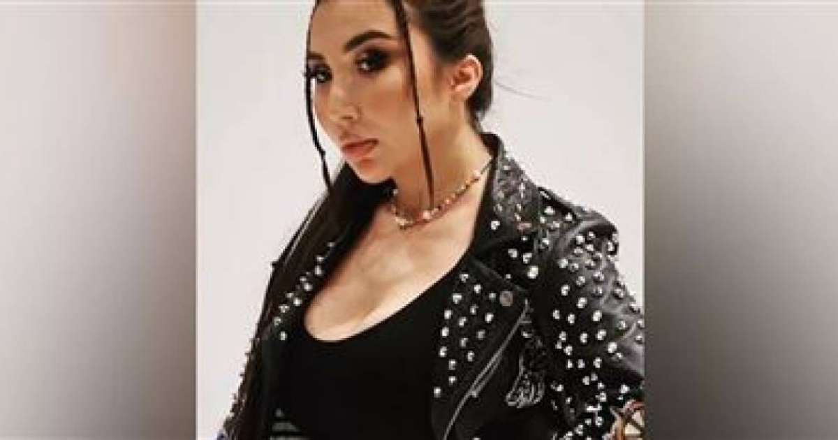 «Ұятсыз. Бетімен кеткен. Елді өзіне қаратудың бір жолы». Сиви Махмуди пластикалық операциядан кейінгі төсін көрсетті (ВИДЕО)