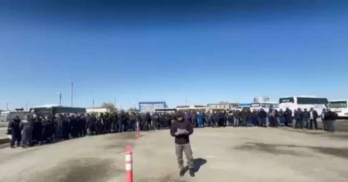 Теңізде жұмысшылар жалақыны 50 пайыз көтеруді талап етті