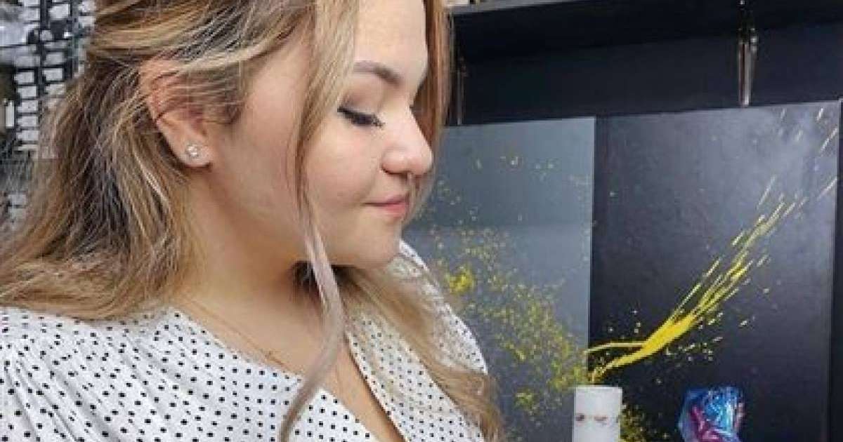 «Жыныстық мүшесіне сөз жазып беруімді сұрады»: Даяна Саферова екі мыңға жуық адамға тату салған