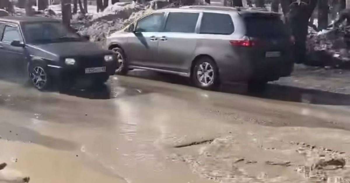 Қарағандылық заңгер ТКШ қызметкерлерін жолдардағы шұңқырлар үшін жауапкершілікке тартты