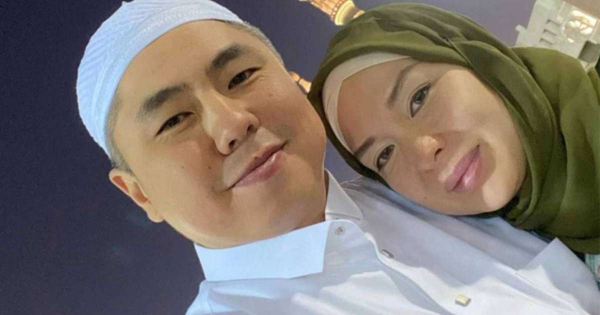 Нұртас Адамбай жұбайымен бірге қажылыққа аттанды