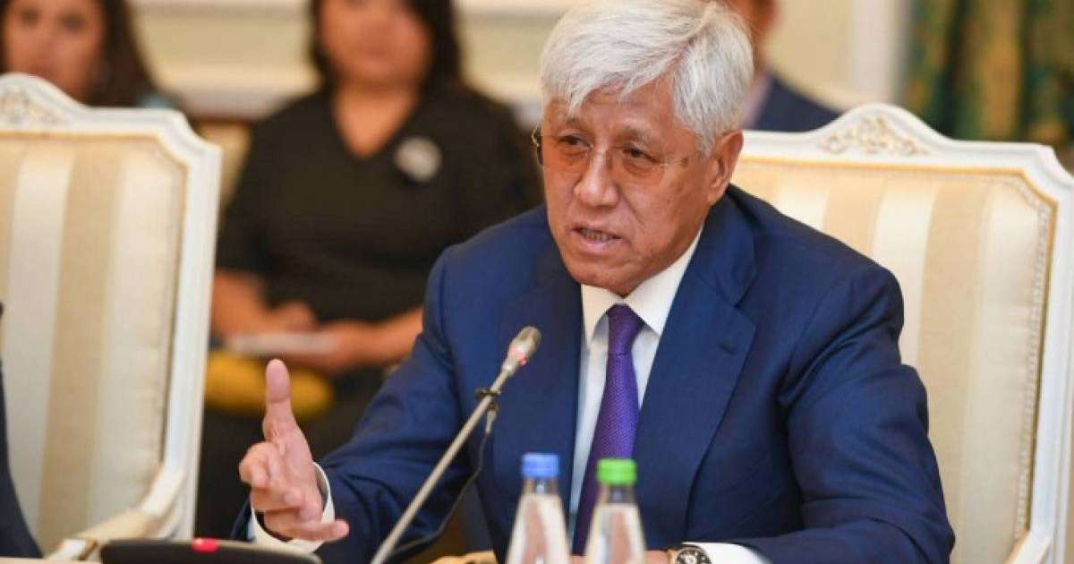 "Бөкеңнің кадры": Амандық Баталов Болат Назарбаевпен байланысы жайлы айтты