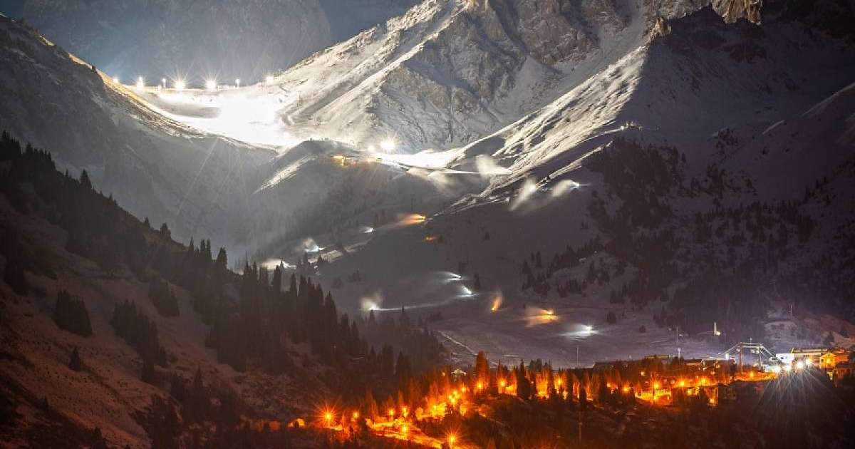 Шымбулак впервые запустил ночные катания с Талгарского перевала