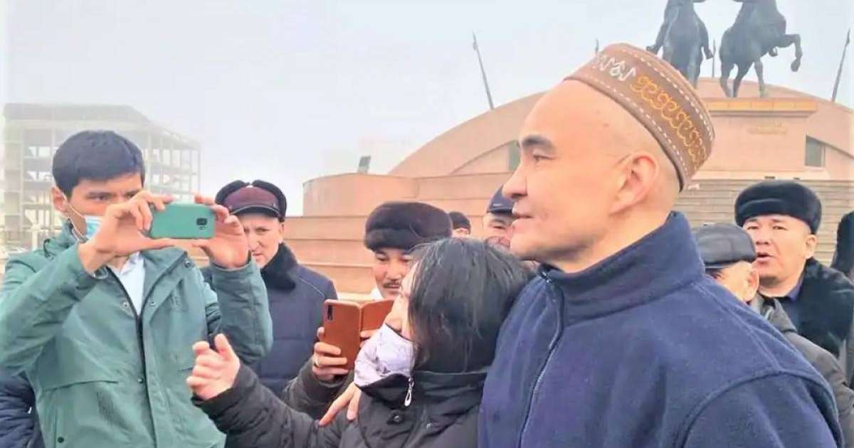 Сот Боқаевқа қаладан рұқсатсыз шығуға, алаңда мәселе талқылауға тыйым салды