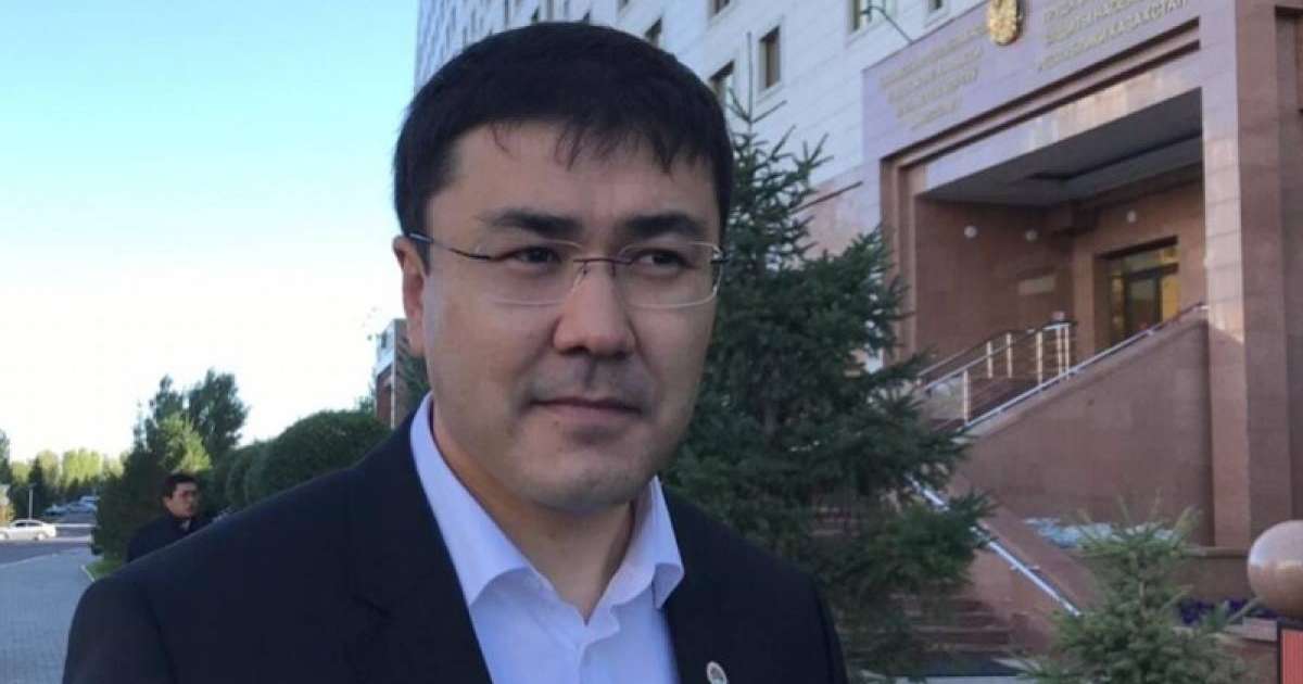 Қызметкері парамен ұсталған басшының отставкаға арыз жазып, орнында қалуы "көзбояу" ма?