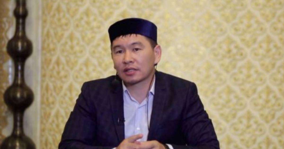 «Медресеге садақа деп зарлап жүр еді»: Танымал уағызшы Алматыда зәулім мейрамхана ашты