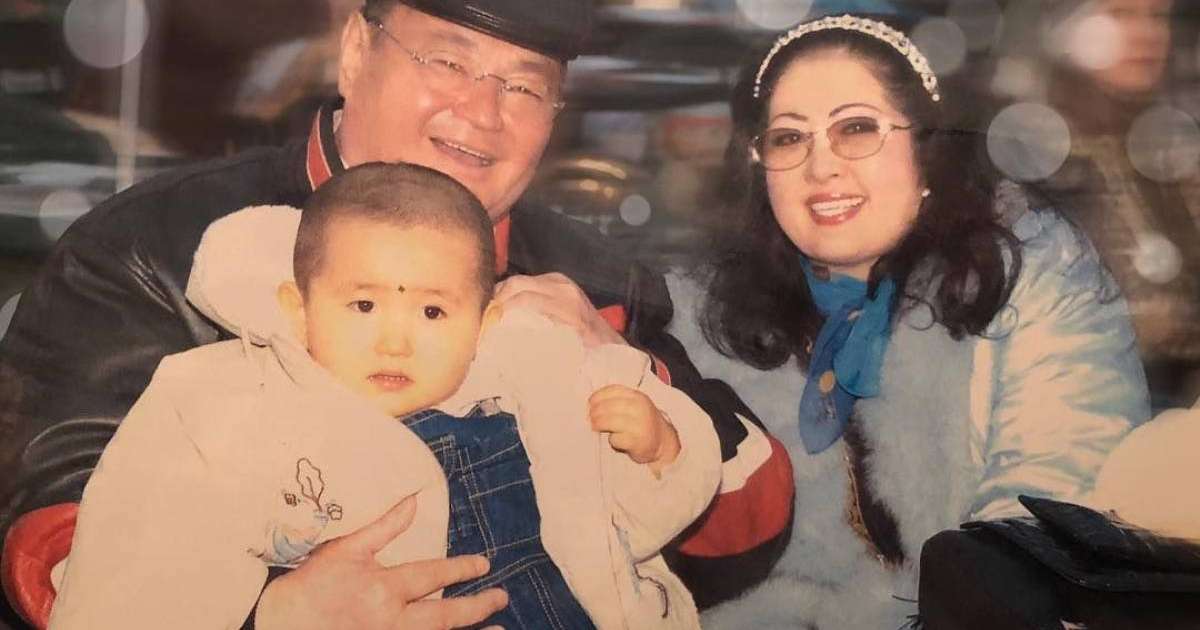 «Жүріп жүрген жігітімнің көзін құртып жіберді»: Мақпал Жүнісова марқұм жары Нұрқаділов жайлы сыр шертті