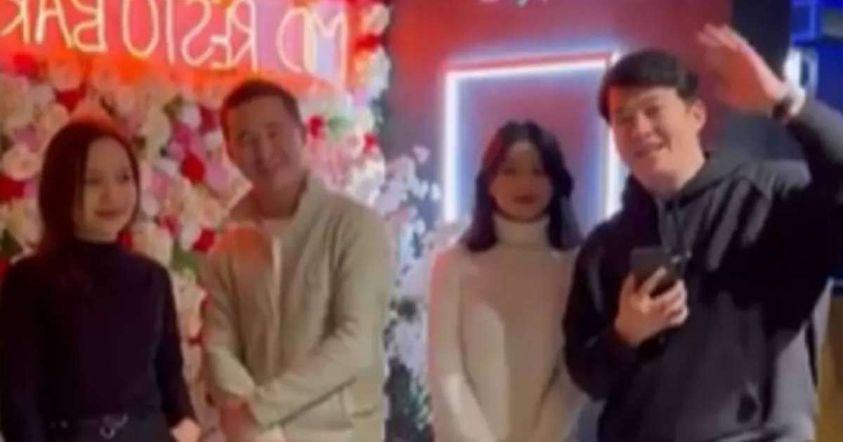 "Өзге қызбен отырмын": Пранк жасап, жұбайын жылатқан отандық гитарист елдің ашуына тиді (видео)