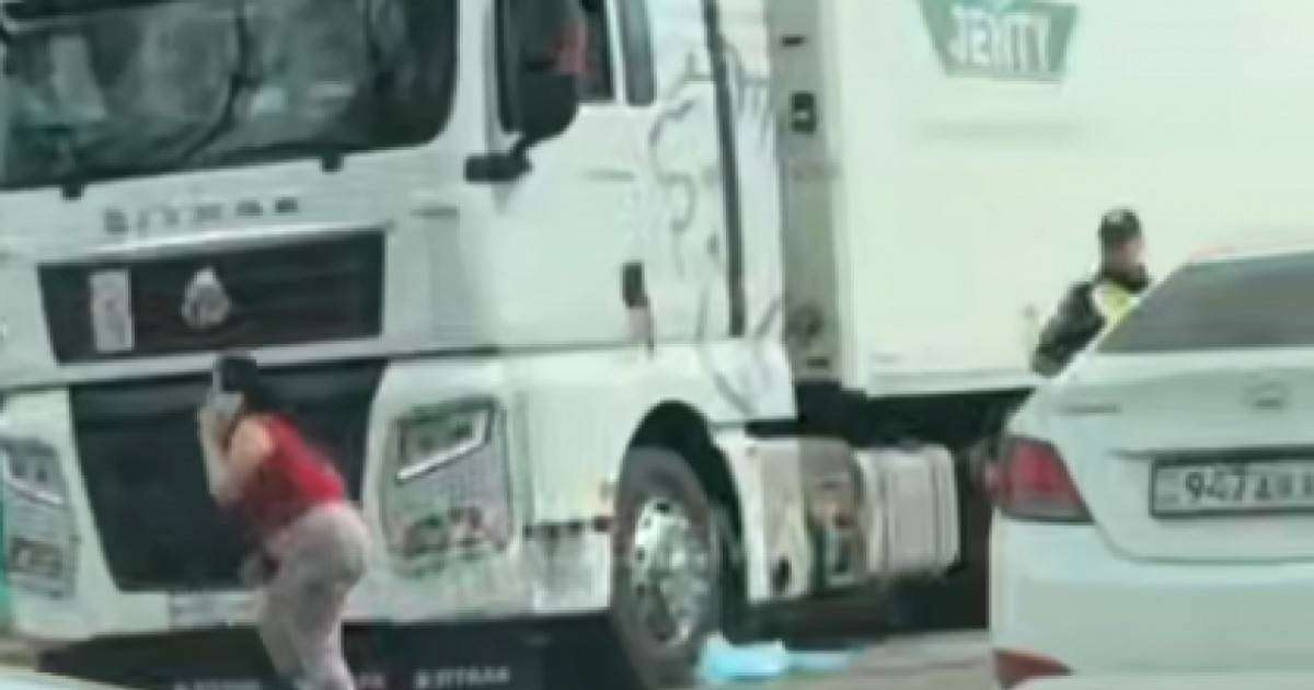 Алматыда 7 жастағы қызды жүк көлігі қағып кетті