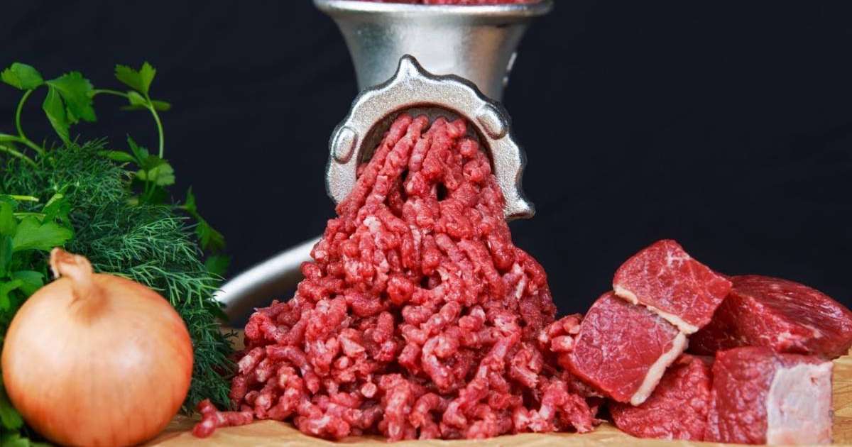 Астана тұрғыны фаршқа малдың тұяғын қосып сатқан (Видео)